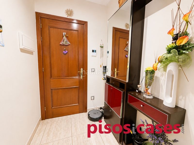 Foto 1eb915e2-70c4-4027-ae20-4720fc331355. Pis amb xemeneia calefacció aparcament a Roda de Ter