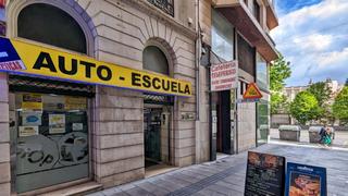 Local commercial  Santander - calle cuesta. Estupendo local  frente al ayuntamiento de santander