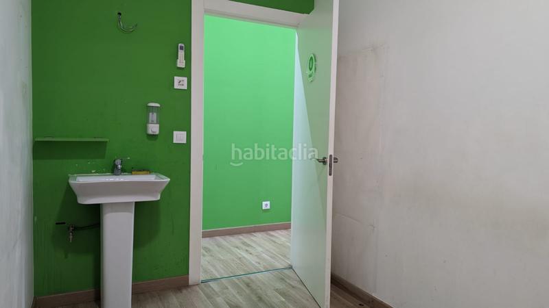Foto 663c90f3-8798-4c79-bbea-5133bd1f9a65. Alquiler local comercial en Santander - ataulfo argenta 38 local en la zona de puertochico en Santander