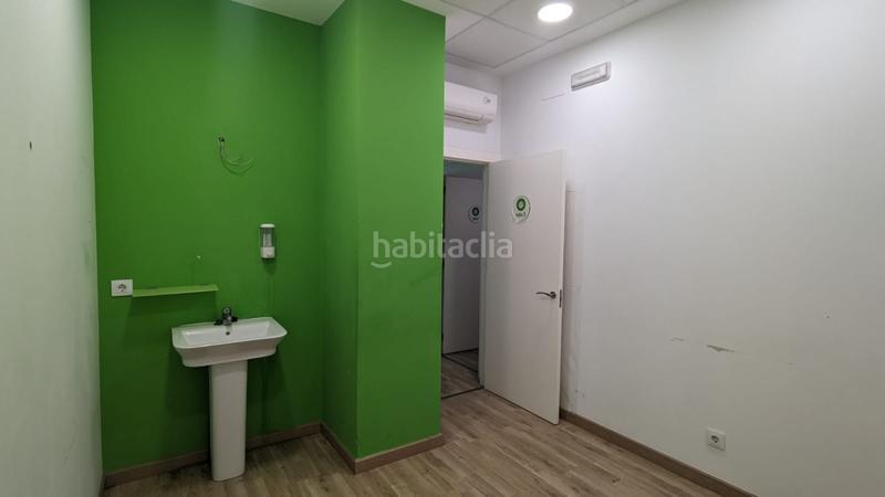 Foto 6f4e4f71-f148-4471-ab8a-3d2c2e61451e. Alquiler local comercial en Santander - ataulfo argenta 38 local en la zona de puertochico en Santander