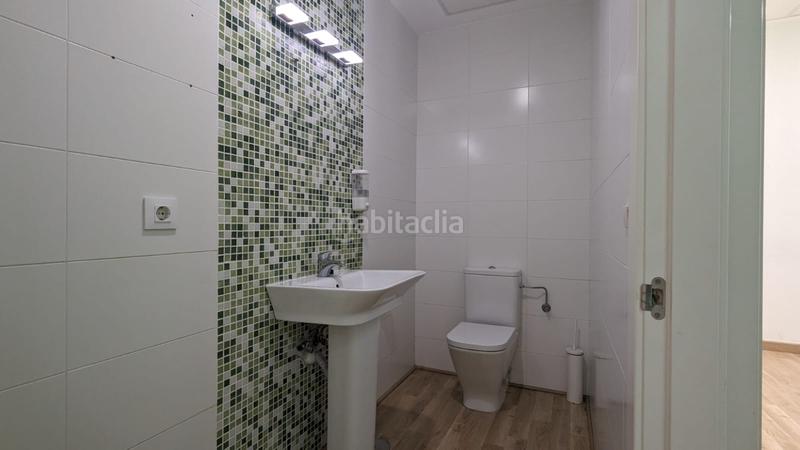 Foto 9c5d28c9-f5f5-4ab8-8e95-d167ed4e0876. Alquiler local comercial en Santander - ataulfo argenta 38 local en la zona de puertochico en Santander