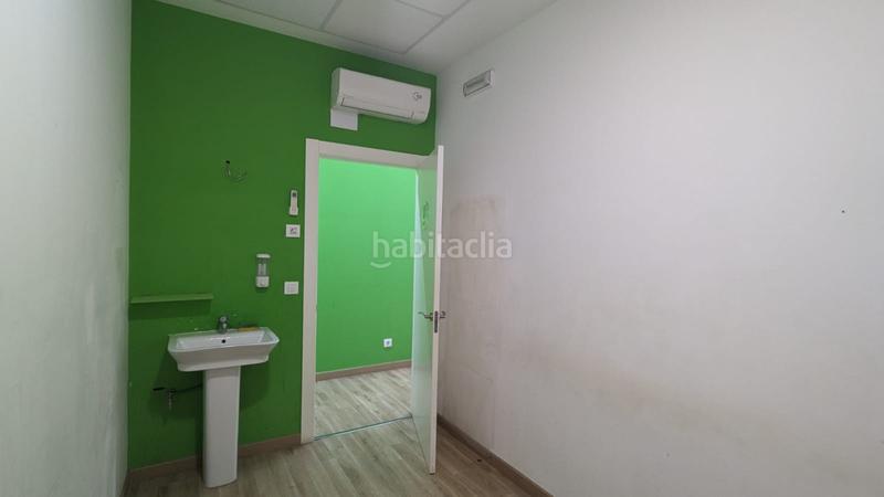 Foto a7218c83-07a0-472c-8021-9d16d432e5e2. Alquiler local comercial en Santander - ataulfo argenta 38 local en la zona de puertochico en Santander
