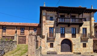 Casa a Peñamellera Baja. Impresionante casona de colosía en peñamellera baja, asturias