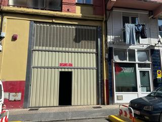 Aparcament cotxe  Torrelavega - calle torres quevedo. Ultima plaza de garaje en torrelavega