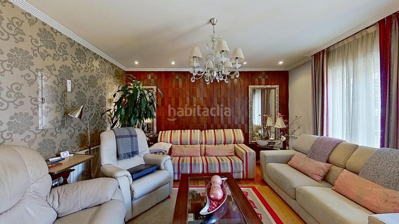 Foto 116b557e-0e92-4e86-835b-68bcf505c356. Piso en Torrelavega - cl berta perogordo 11 soleado piso de tres dormitorios con terraza, garaje y trastero en pleno Centro en Torrelavega
