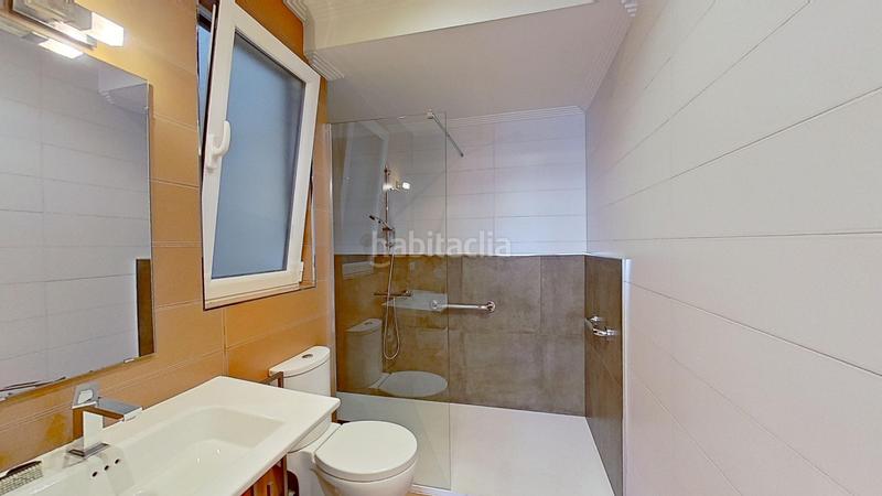 Foto 536aee9c-984b-45fe-8a78-a4590202a7a0. Piso en Torrelavega - cl berta perogordo 11 soleado piso de tres dormitorios con terraza, garaje y trastero en pleno Centro en Torrelavega