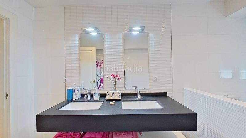 Foto a7be9b2f-b481-4bc2-9746-aefb812b3f47. Piso en Torrelavega - cl berta perogordo 11 soleado piso de tres dormitorios con terraza, garaje y trastero en pleno Centro en Torrelavega