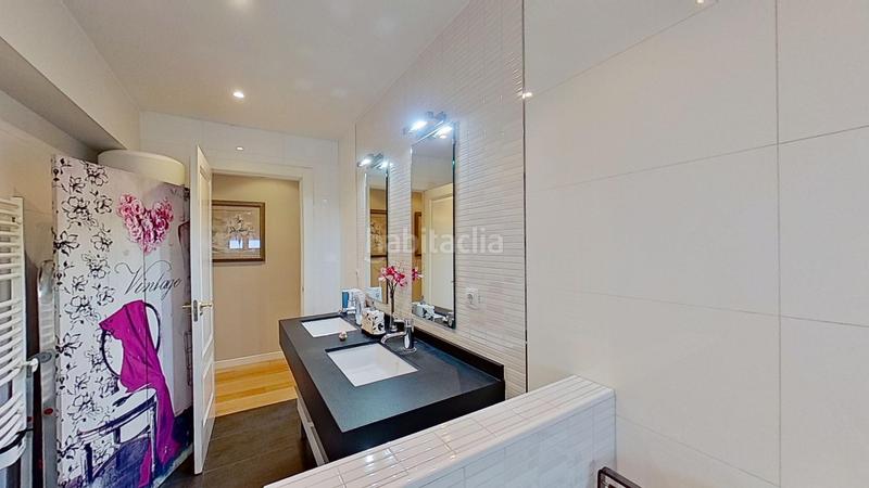 Foto cbe5af65-c863-410f-b936-3fa2eec3fbb4. Piso en Torrelavega - cl berta perogordo 11 soleado piso de tres dormitorios con terraza, garaje y trastero en pleno Centro en Torrelavega