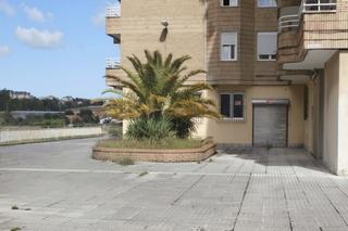 Miete Geschäftsraum in Torrelavega - avenida besaya 12. Servicios inmobiliarios barrio alquila local comercial en la ave