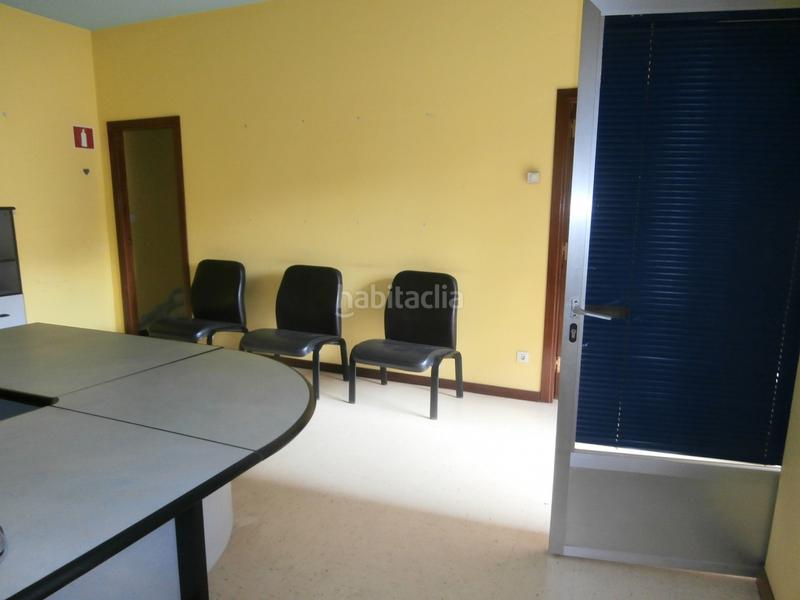 Foto 581ca99a-8d39-48c4-8b42-9943e4b2c76b. Location local commercial dans Torrelavega - avenida besaya 12 dans Torrelavega