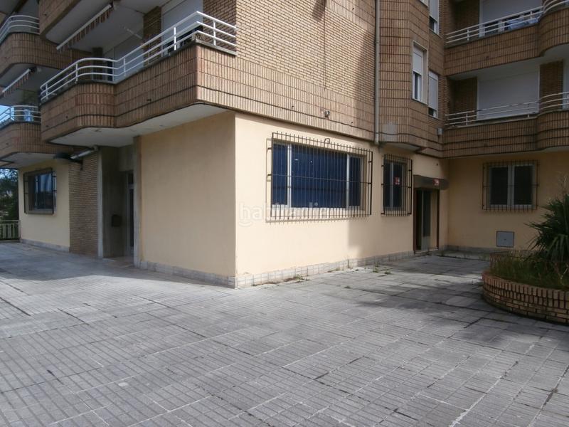 Foto d8cf624c-fe70-46cf-90d6-366bab89fa18. Location local commercial dans Torrelavega - avenida besaya 12 dans Torrelavega