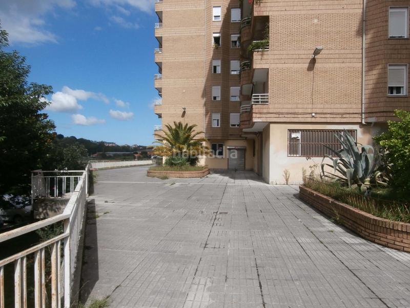 Foto f9703d76-bd7b-470e-ac0a-e0c763a566e9. Location local commercial dans Torrelavega - avenida besaya 12 dans Torrelavega