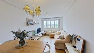 Pis  Somo - ria cubas. Piso en somo frente al embarcadero