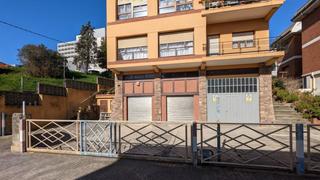 Pis  Santander - calle ciudad jardin-jazmin. Piso de 3 habitaciones y 2 baños con plaza de garaje junto a val