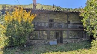Casa a San Roque de Riomiera. Casa de piedra en san roque de riomiera