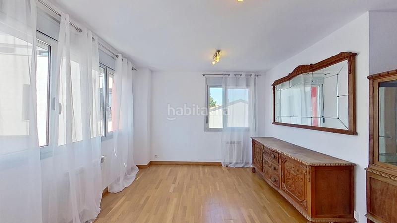 Foto 1c15cd5a-f52a-4c26-ba76-7e98c675a344. Piso dúplex con terraza con vistas al mar en Liencres Piélagos