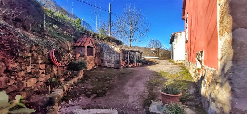 Foto 118f880a-6aff-407c-a624-a1e11d581c28. Casa adossada amb aparcament a Luena