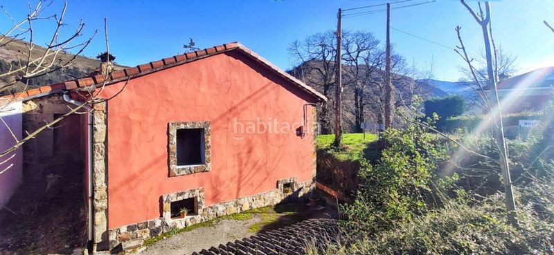 Foto 2be10285-f6b5-4620-9926-a00286be5d85. Casa adossada amb aparcament a Luena