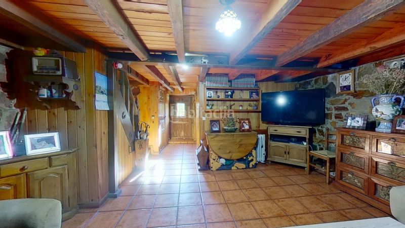 Foto 4cb32217-3e15-4391-9dc6-29441674f9db. Casa adossada amb aparcament a Luena