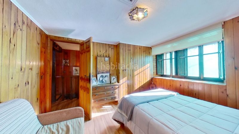 Foto 832b2aa7-0ddb-4a36-b427-659a4c4ed128. Casa adossada amb aparcament a Luena
