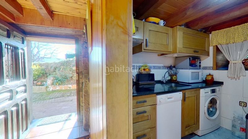 Foto 9f7f3725-8f5b-4a46-a086-2410ccb8a3a9. Casa adossada amb aparcament a Luena