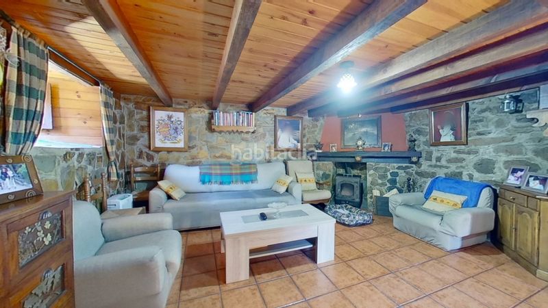 Foto ef273095-4c29-4d47-9cc3-710a6b17b15b. Casa adossada amb aparcament a Luena