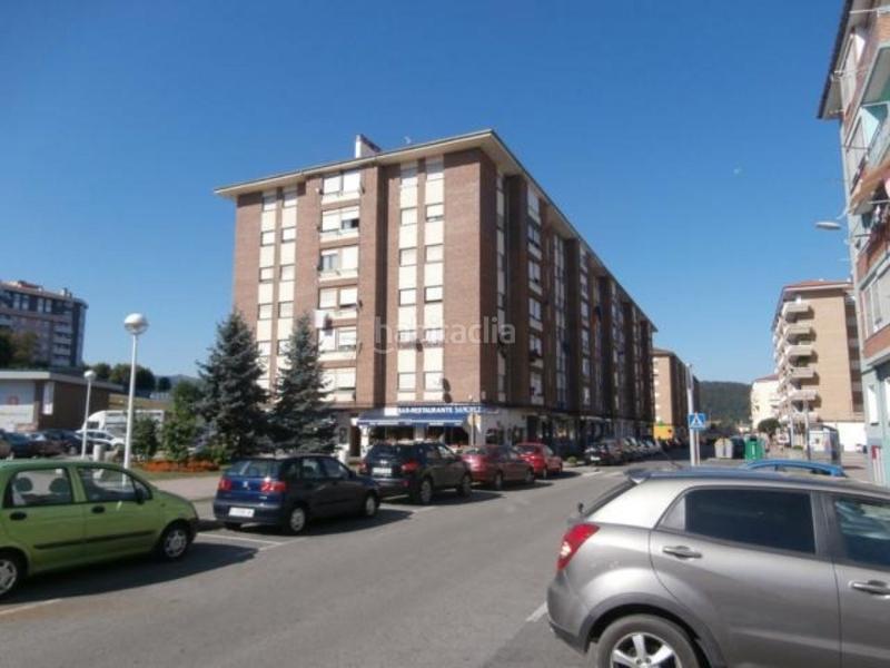 Foto 5ed81534-e93f-4171-9ef7-5beb3213ed80. Alquiler piso se alquila amplio y luminoso piso para estudiantes o profesores, todo exterior, en una inmejorable zona de la ciudad, al lado de l en Torrelavega