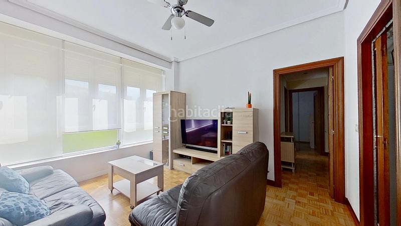 Foto 0a5ab2aa-4a8f-4959-9a6f-16e52e61e140. Piso en barreda - cn la palmera 4 luminoso piso de cuatro dormitorios para entrar a vivir . en Torrelavega