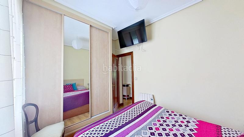 Foto 0a673705-32b9-40d7-b57a-80321565c9f9. Piso en barreda - cn la palmera 4 luminoso piso de cuatro dormitorios para entrar a vivir . en Torrelavega