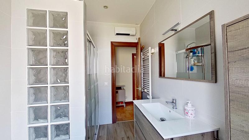 Foto 9f4d7d6a-dcc9-4419-a942-15502d1723a1. Piso en barreda - cn la palmera 4 luminoso piso de cuatro dormitorios para entrar a vivir . en Torrelavega