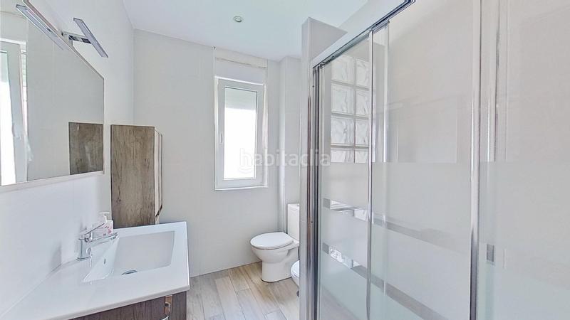 Foto c244f3a5-f005-4ca1-b649-ccf73e836567. Piso en barreda - cn la palmera 4 luminoso piso de cuatro dormitorios para entrar a vivir . en Torrelavega