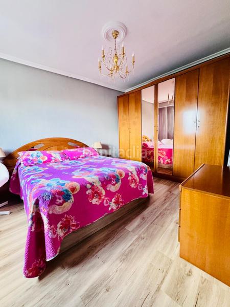 Foto 77b7a619-f7b7-4bc6-9927-7c11a3fdb4e4. Location appartement dans Los Castros Santander
