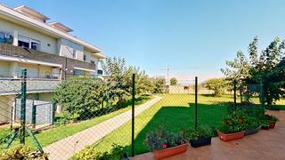 Appartement à Suances - cl quintana 104. Planta baja de tres habitaciones con jardin , terraza y porche .