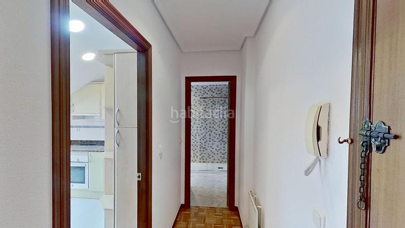 Foto cc1ccf6a-9173-455f-b8c7-3c49368b31f5. Àtic amb calefacció aparcament a Alisal - San Román Santander