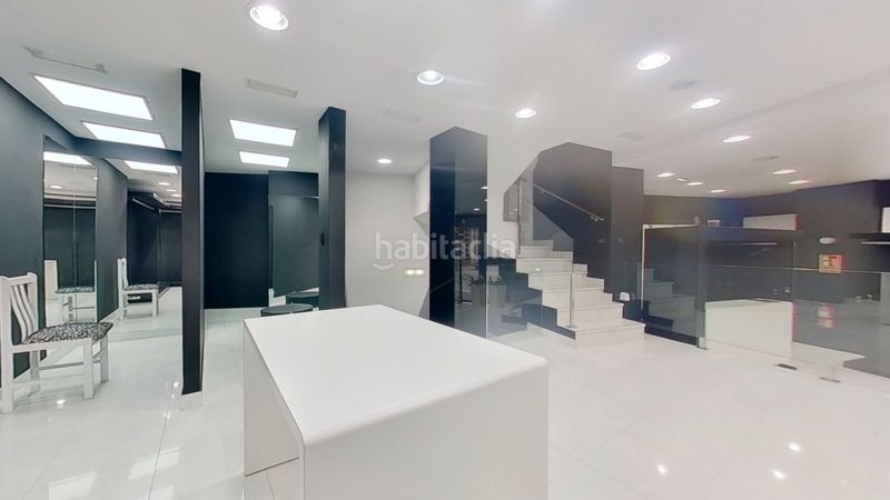 Foto ed033eca-5c39-4435-bf44-6a6611ced21c. Lloguer local comercial a Inmobiliaria - Barreda Torrelavega