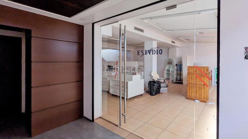 Foto adea07d7-64bc-40c6-8482-bda3c62e1fdb. Lloguer local comercial a Centro - Ayuntamiento Santander