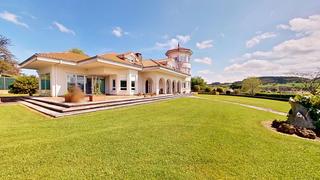 Casa  Puente san miguel - barrio puente san miguel. Chalet independiente con piscina climatizada y jardín en puente