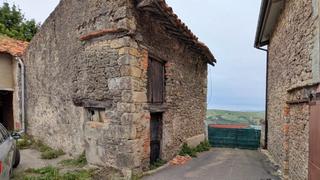 Casa  Trasierra 18. comillas. Cabaña para reformar en comillas