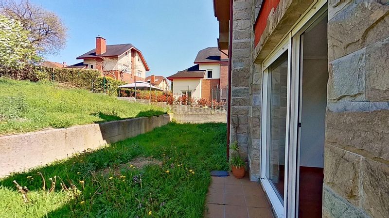 Foto 2d009db8-4569-4b92-a1e4-c751c552d4f5. Casa amb calefacció aparcament a Mortera Piélagos