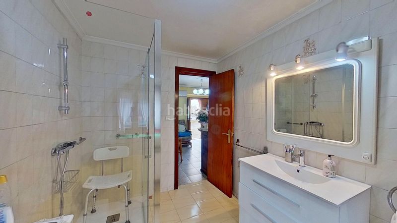 Foto 3d07c912-3a48-4cb2-be77-f4bb5380ee61. Casa pareada casa de piedra con jardín privado en el centro de polientes en Valderredible