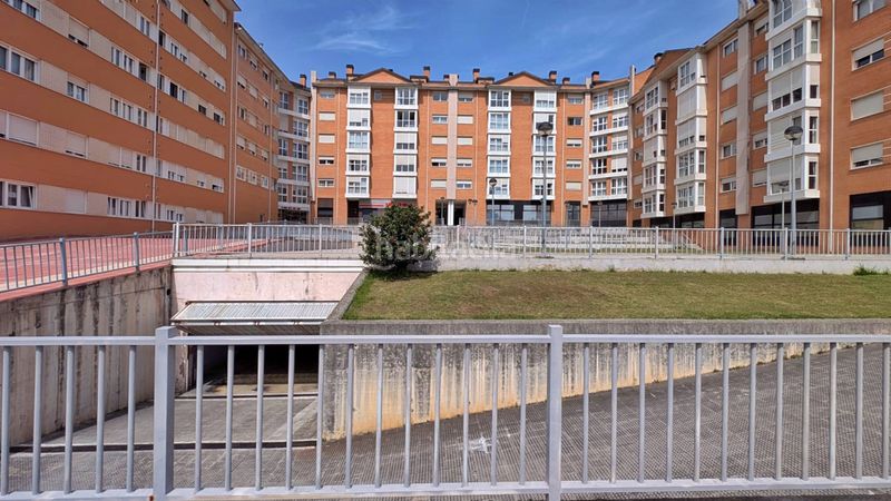 Foto 2597c420-0de4-462d-92a0-3208d0f6d224. Pis amb calefacció aparcament a Alisal - San Román Santander