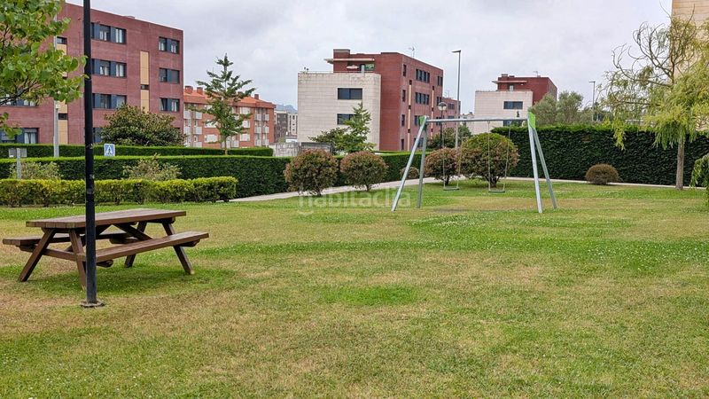 Foto a421c709-a4b5-4c61-a4af-d0c00ac12771. Àtic amb calefacció aparcament piscina a Los Castros Santander
