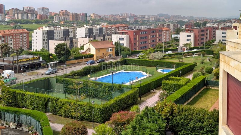 Foto bfb26647-62ba-48ff-9459-0209802f1e93. Àtic amb calefacció aparcament piscina a Los Castros Santander