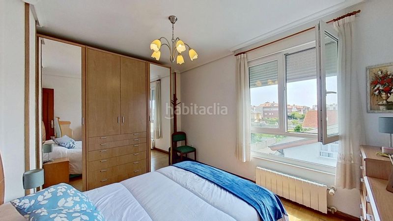 Foto 571d5020-9d42-483a-b1fb-943357151801. Pis amb calefacció aparcament a Suances