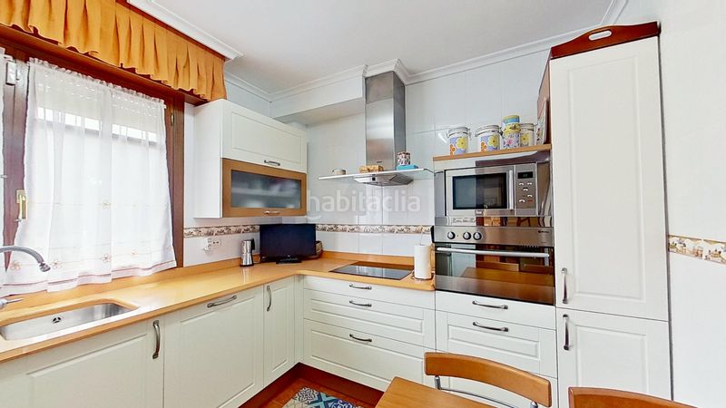 Foto 6c3bb789-b1d7-4409-a840-6055fc721aa9. Casa adossada amb calefacció aparcament a Argoños