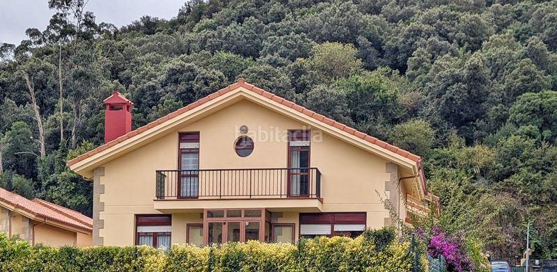 Foto bae5369d-e291-4e42-8e9a-4bc9fca74f24. Casa adossada amb calefacció aparcament a Argoños