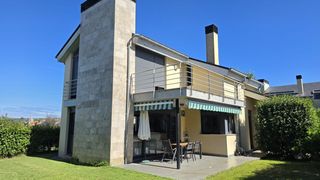 House  Hinojedo - cl dario pedrajo 18. Chalet independiente en hinojedo
