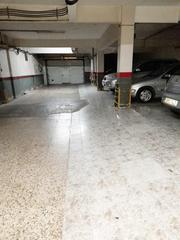 Aparcament cotxe a Estruch-Eixample