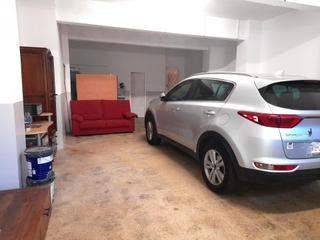 Parking coche en Estruch-Eixample