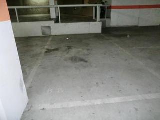 Parking coche en Estruch-Eixample